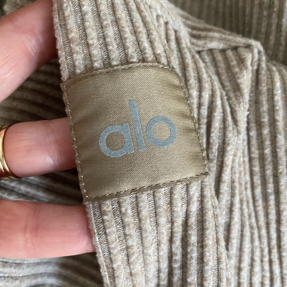 ALO yoga 2 piece set Muse hoodie and joggers in Gravel Heather tan size XS - Picture 11 of 11